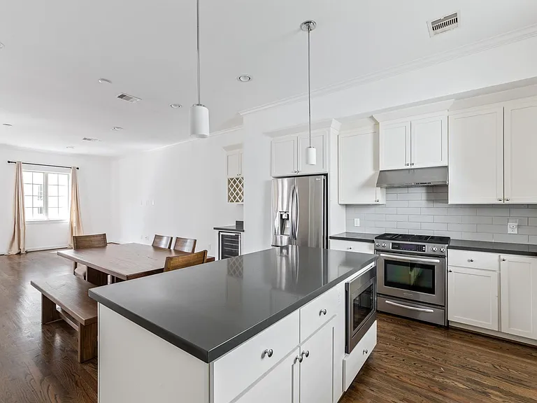 18 Hermann Park Ct — Photo 10