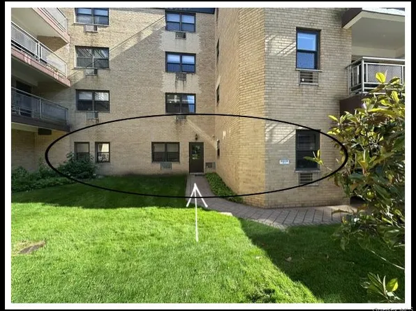 40 STONER Avenue #01, Great Neck, NY 11021