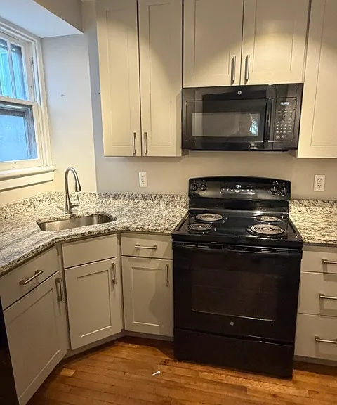 27 E Patrick St #4 — Photo 6