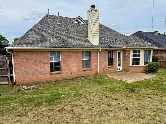 3rd image of 6967 Showboat Ln