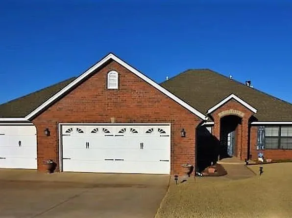 3409 First Capitol Cir, Guthrie, OK 73044