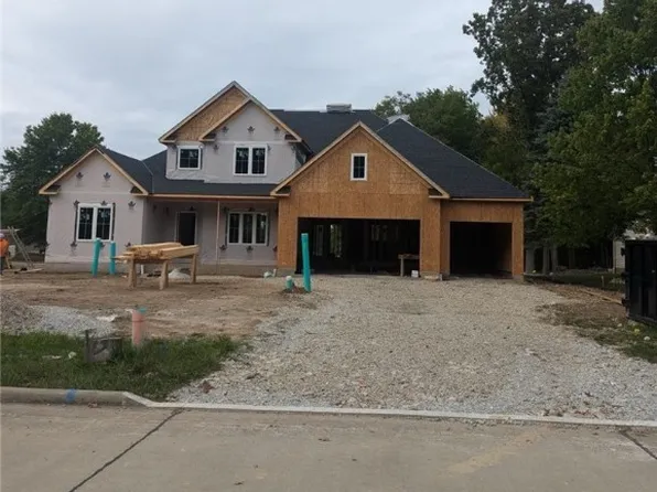 9694 Nicole Cir, Strongsville, OH 44136