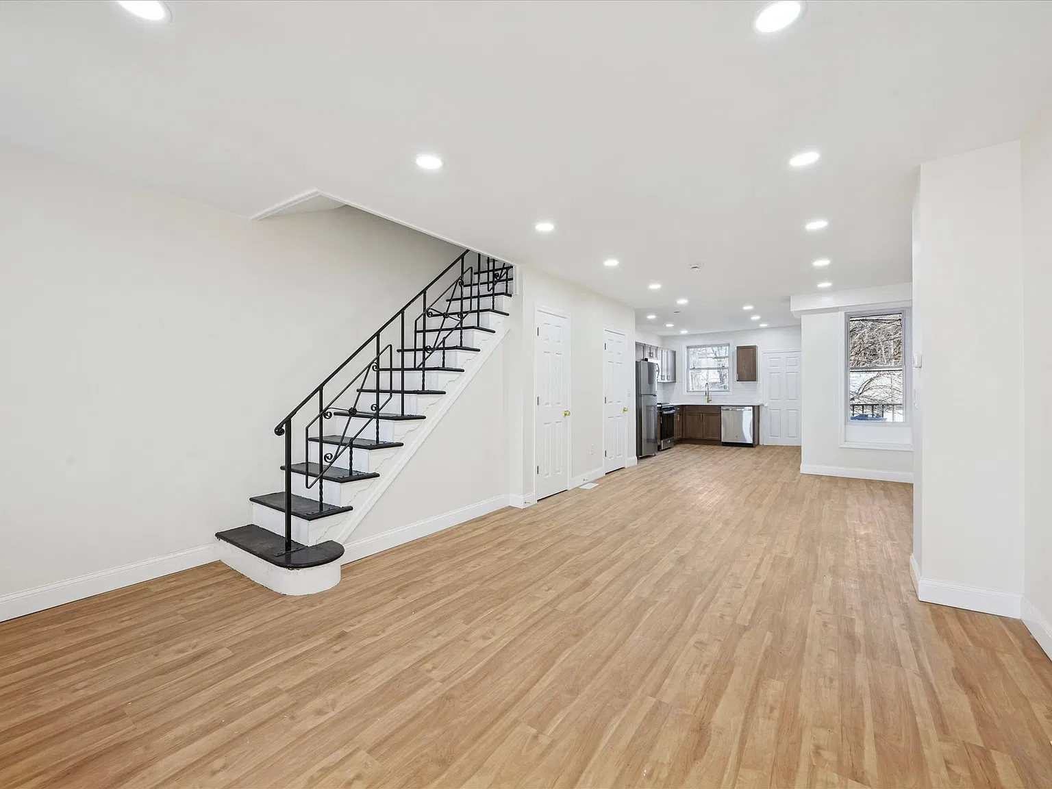 Gorgeous Home Available Now! — Photo 2