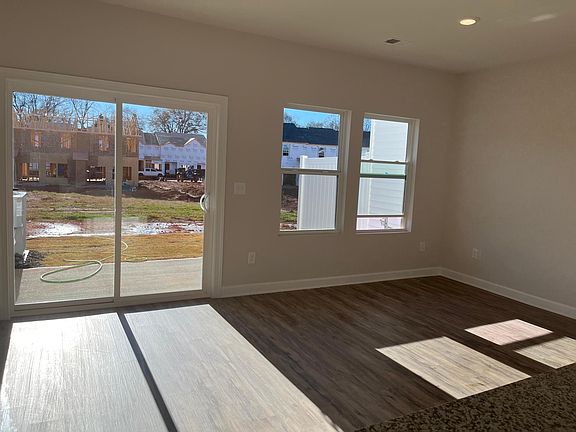 3rd image of 216 Telford Dr #201