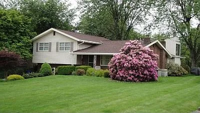 411 Woodhaven Dr photo 1