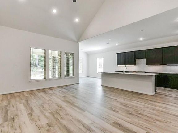 3rd image of 240 County Road 3081