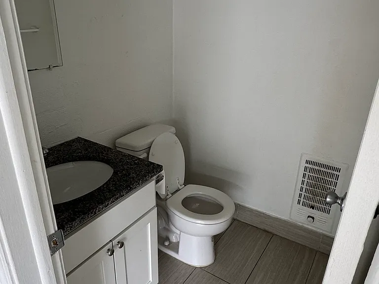 154 Dickinson St #12 — Photo 3