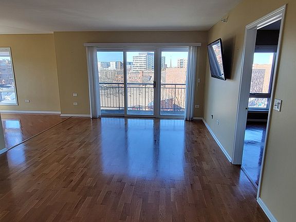 3rd image of 1477 E Thacker St APT 502