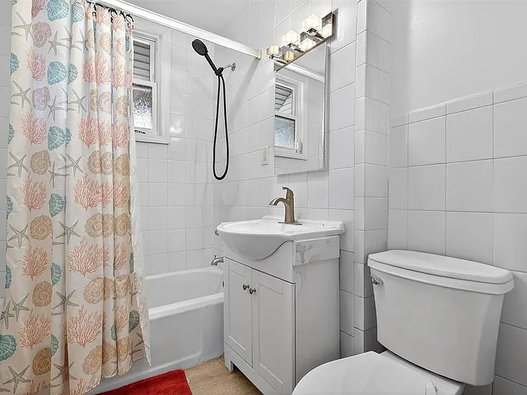 102 W 43rd St #2 — Photo 8