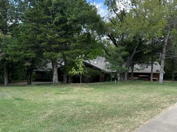 2475 Sand Plum Cir, Edmond, OK 73025