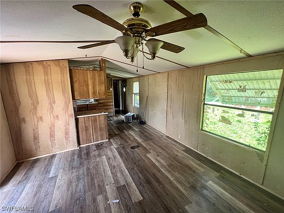 4th image of 8530 Hart Dr