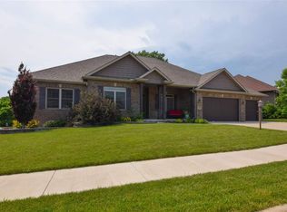 11041 N Country Ridge Ln, Dunlap, IL 61525
