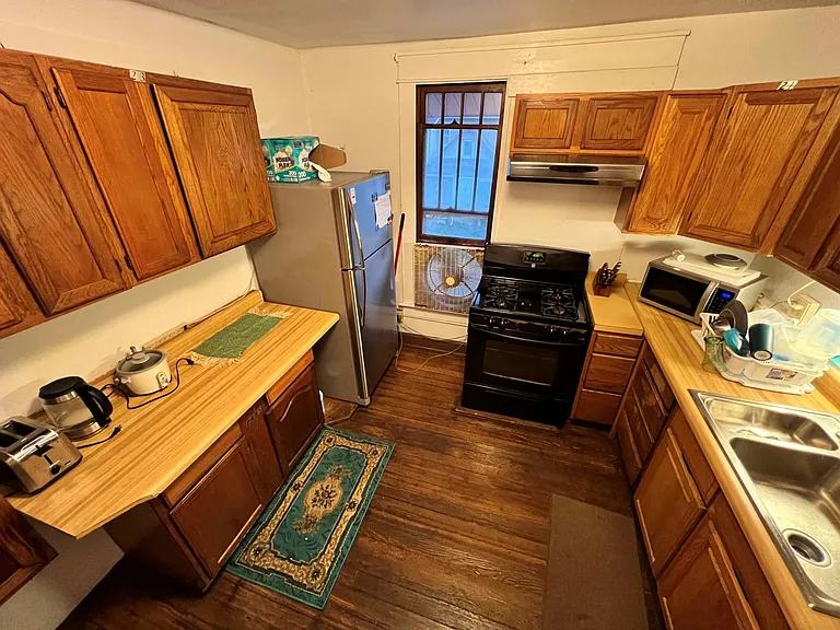 421 S Woodlawn Ave #28 — Photo 5