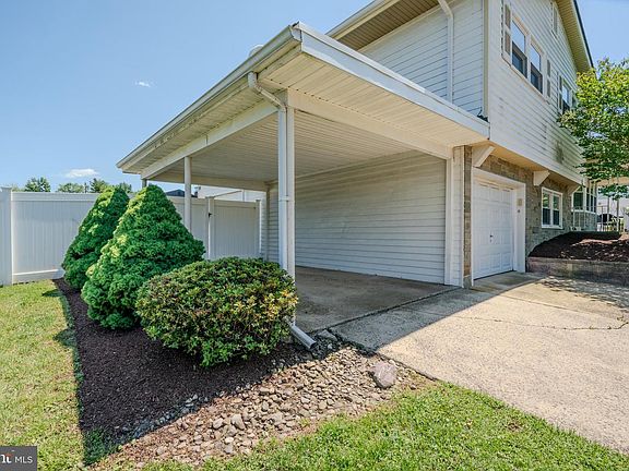 5th image of 420 Jamaica Dr