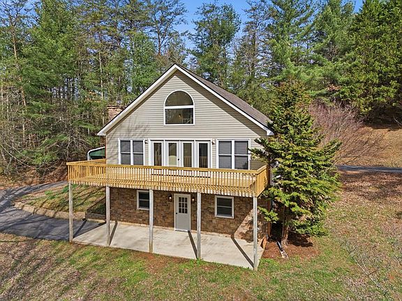 2nd image of 3015 Bear Ln