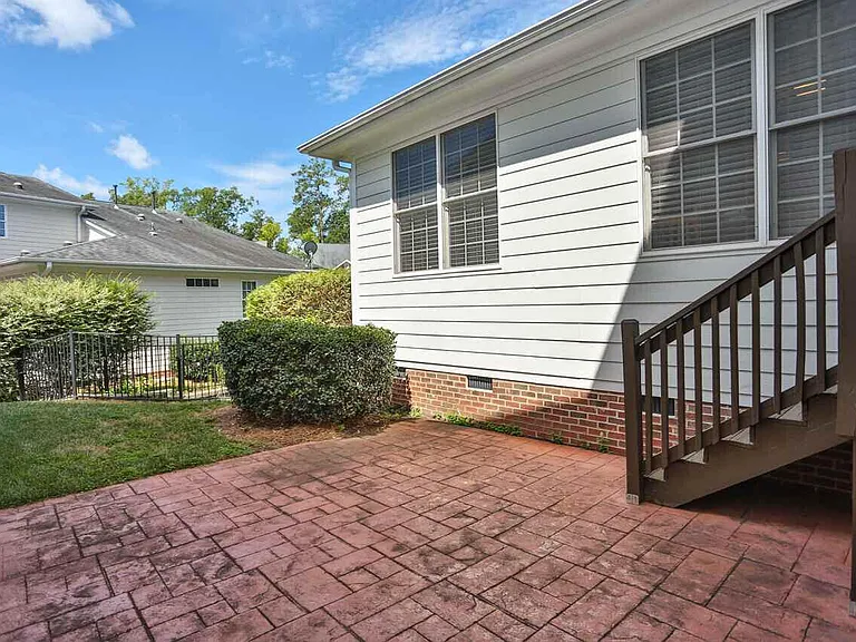 401 Waverly Hills Dr — Photo 35