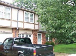 1010 E Huntington Pl, Olathe, KS 66061