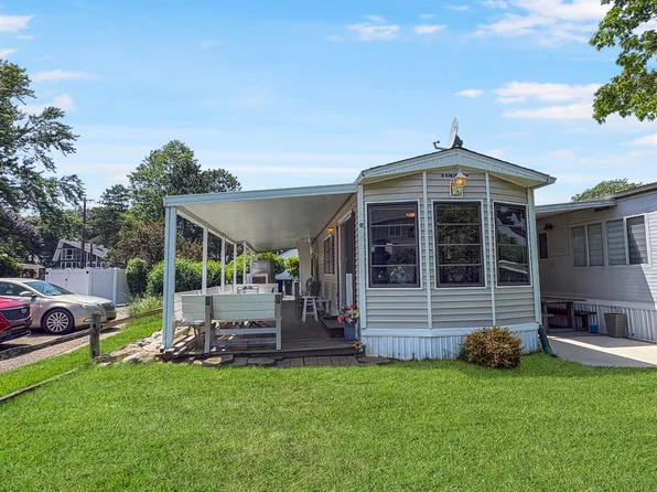 2250 Ottawa Beach Rd #45, Holland, MI 49424