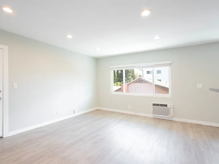 5622 La Mirada Ave — Photo 15