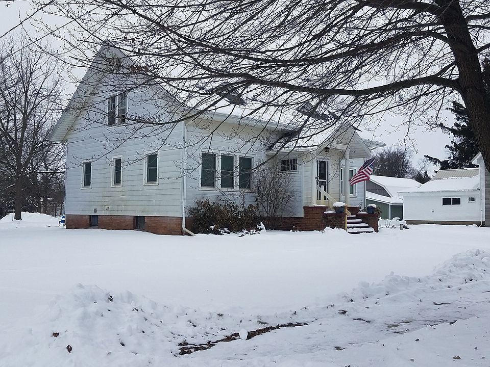 2nd image of 142 N Main St