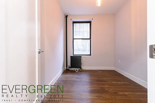 Rented by Pinn Realty | media 18