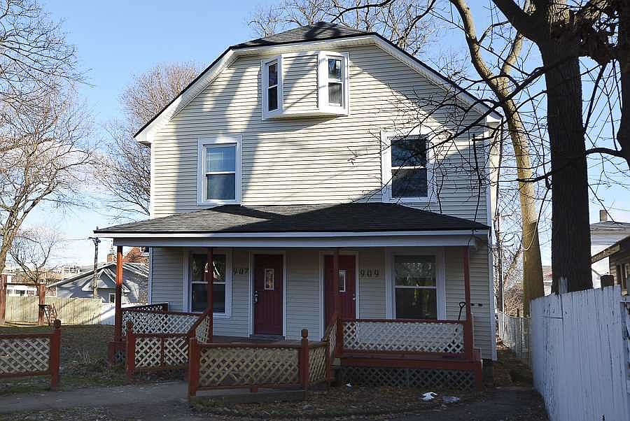 1st image of 909 Rose Ct