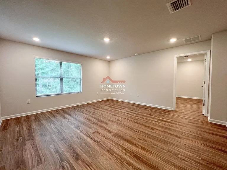 6351 Burrow Ln — Photo 3