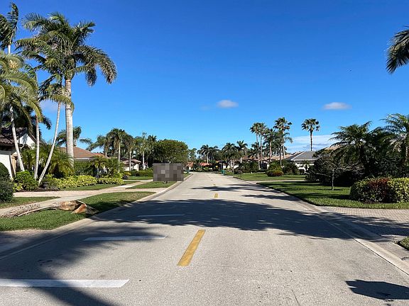 5th image of 2738 Olde Cypress Dr