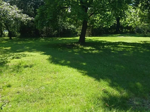 15701 Nina St, Sesser, IL 62884