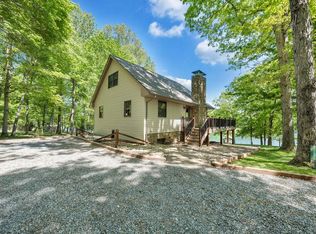1326 Cox St, Huddleston, VA 24104