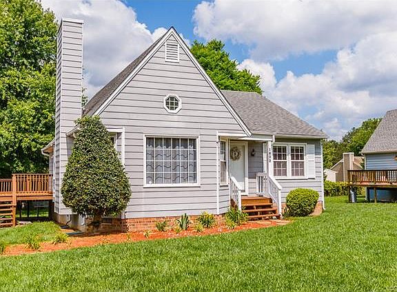 2nd image of 1802 Meadow Park Dr