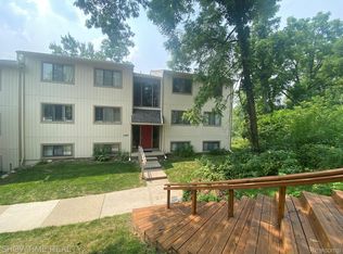 1697 Riverside Dr APT 18, Rochester Hills, MI 48309