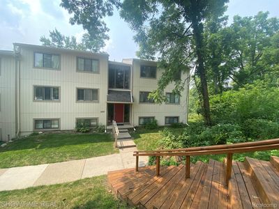 1697 Riverside Dr APT 18, Rochester Hills, MI, 48309