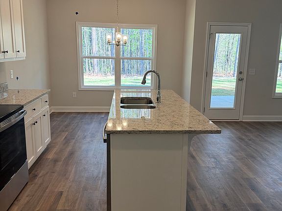 4th image of 513 Harmony Rd #3