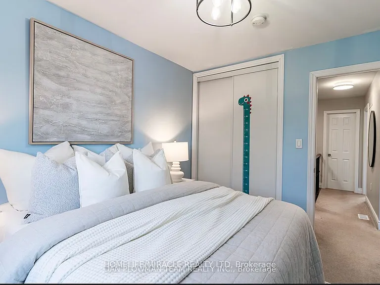 3 Teddington Cres — Photo 15