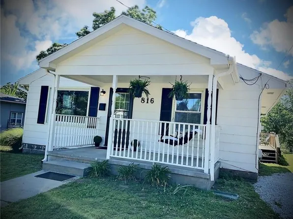 816 S College St, Nevada, MO 64772