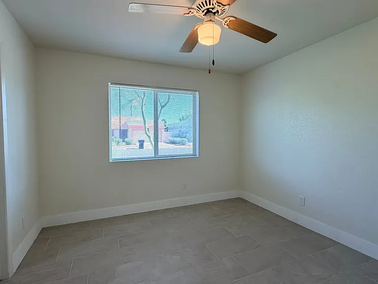 1559 E Whitten St — Photo 15