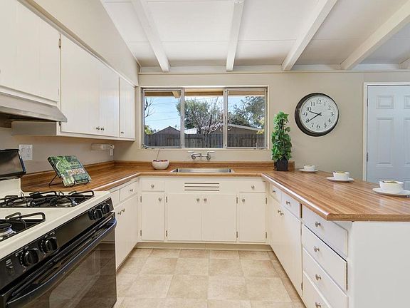 5th image of 724 Lakebird Dr