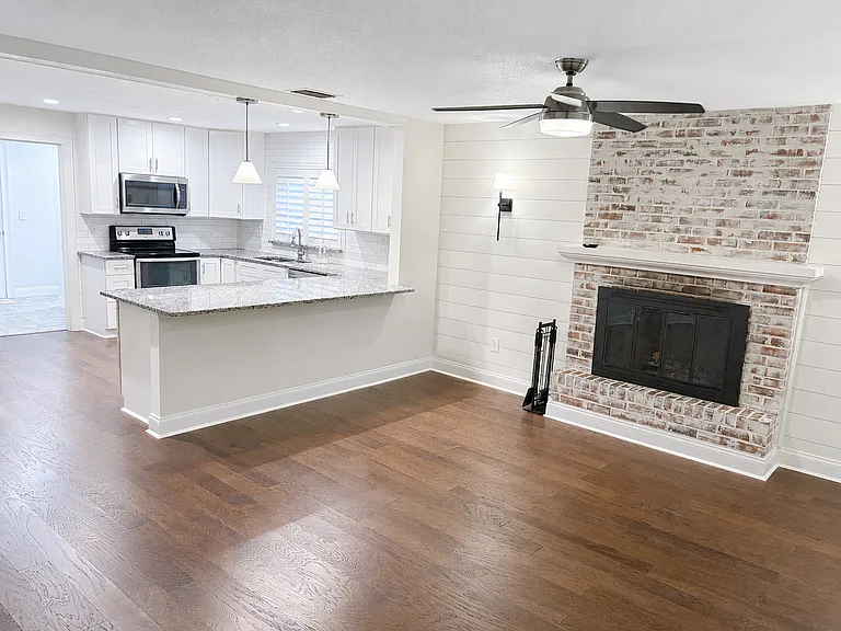 2648 Falmouth Rd — Photo 10