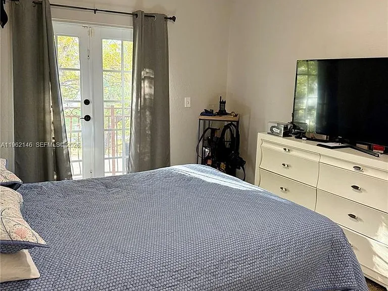 16811 NW 14th Ave #16811 — Photo 7