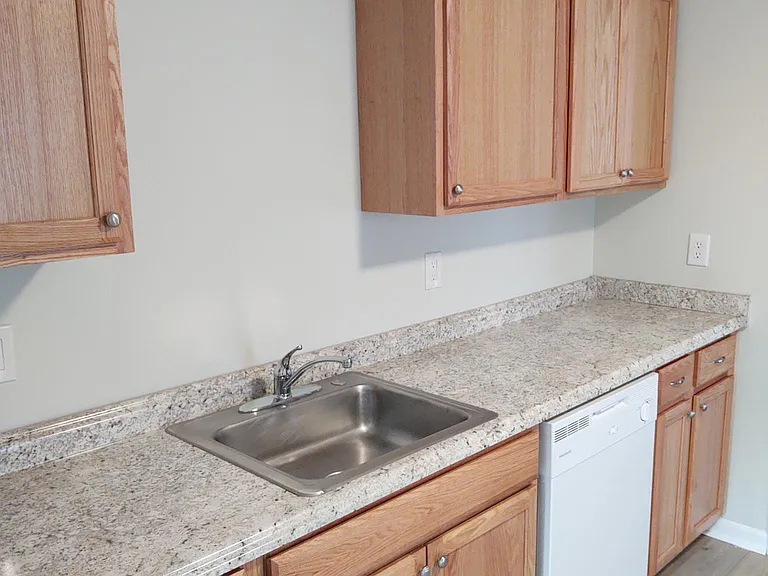 404 W Highland Rd — Photo 5