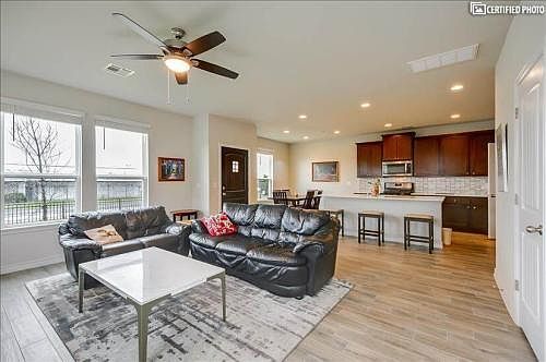 2nd image of 4823 Star Jasmine Dr