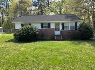 142 Hatton Ave, Kilmarnock, VA 22482