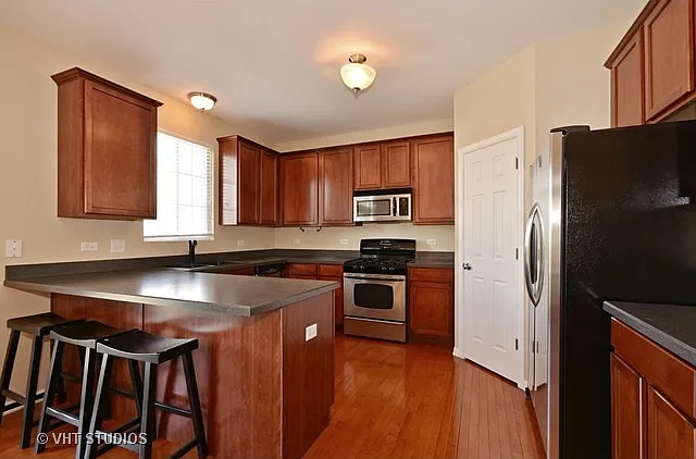 3 bed, 2.5 bath, 1929 sqft, $2,550 — Photo 4