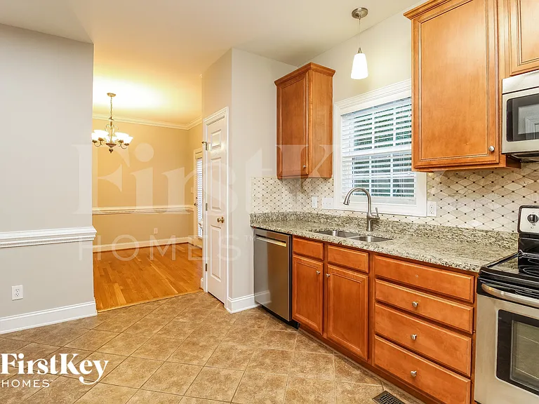 7505 Summersun Dr — Photo 6