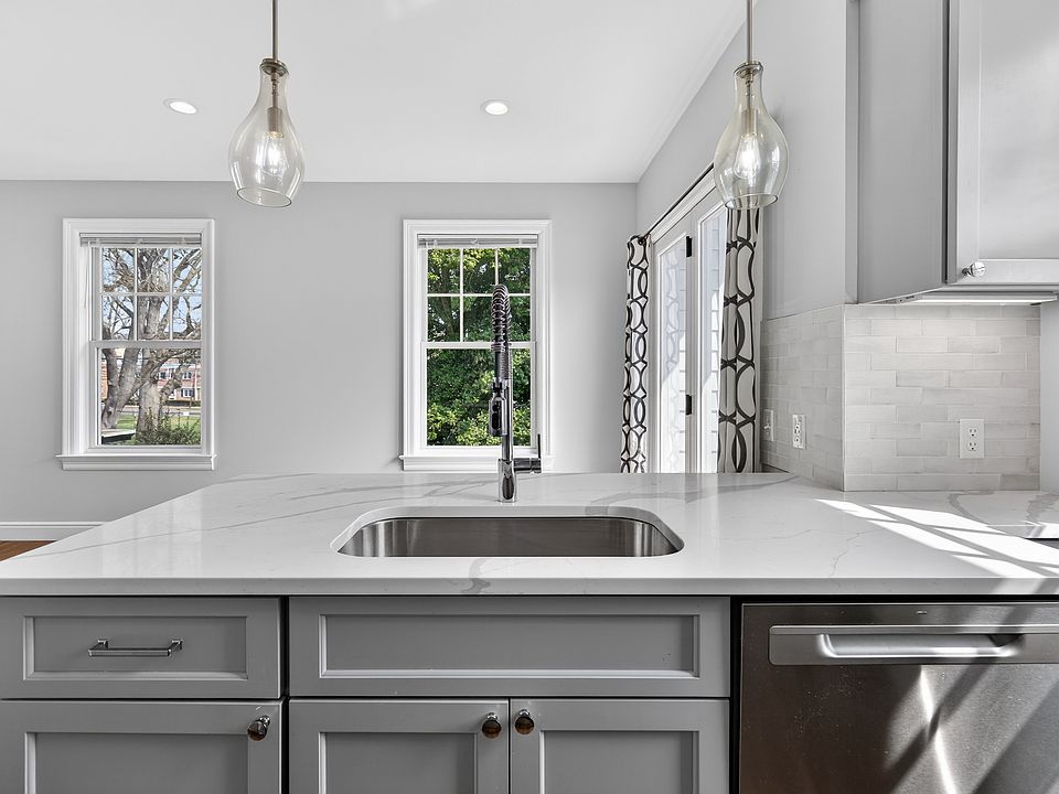 "Cornwall" - 1 BR & 1 BA @ 3 Park St