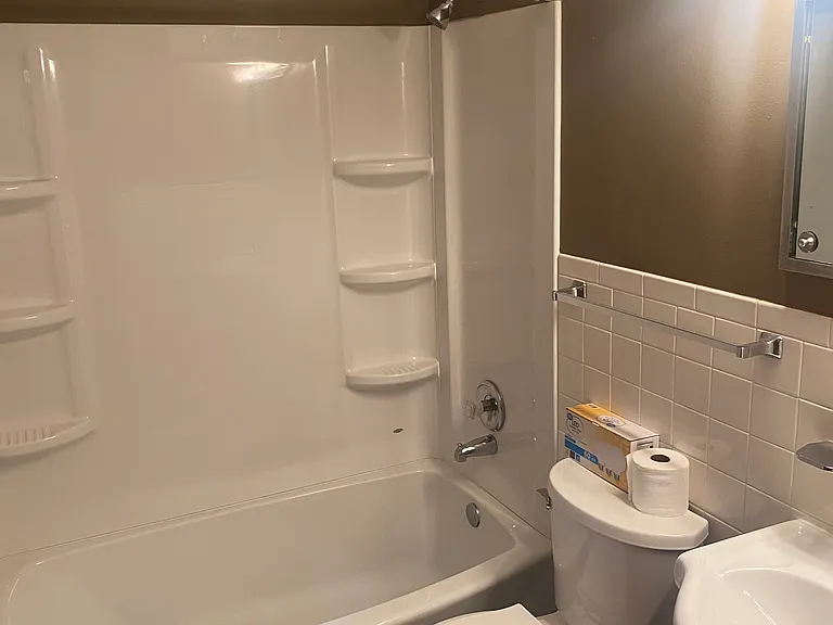 2427 S Westwood Ave — Photo 5
