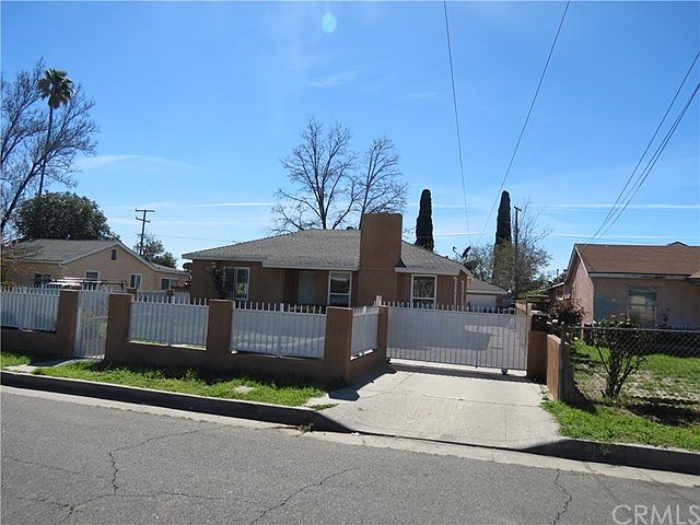2nd image of 1423 W 15th St