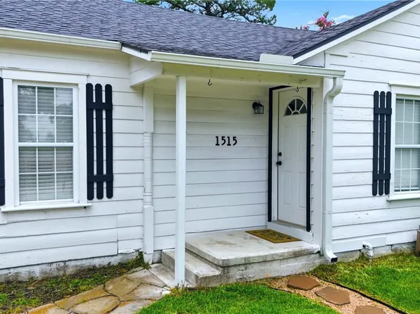 1515 Ursuline Ave, Bryan, TX 77803