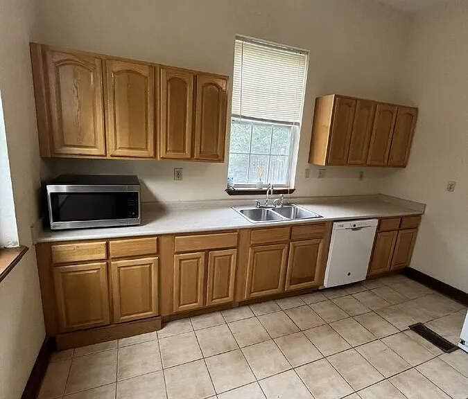 904 E Duffy St #A — Photo 21